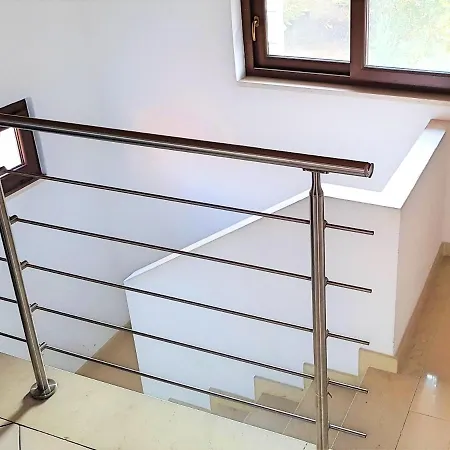 Elegant In - 75 M² With Balcony ורונה