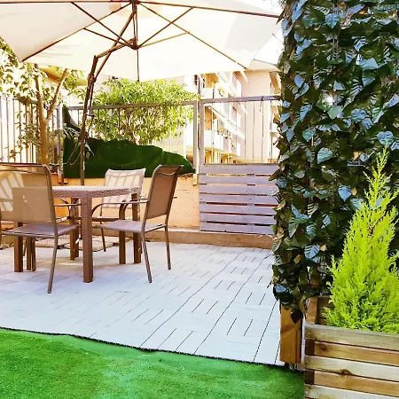 דירה Elegant In - 75 M² With Balcony *