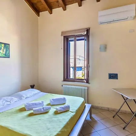 Elegant In - 75 M² With Balcony דירה