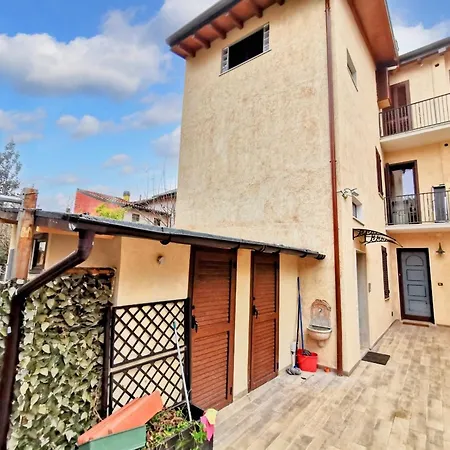 דירה Elegant In - 75 M² With Balcony ורונה