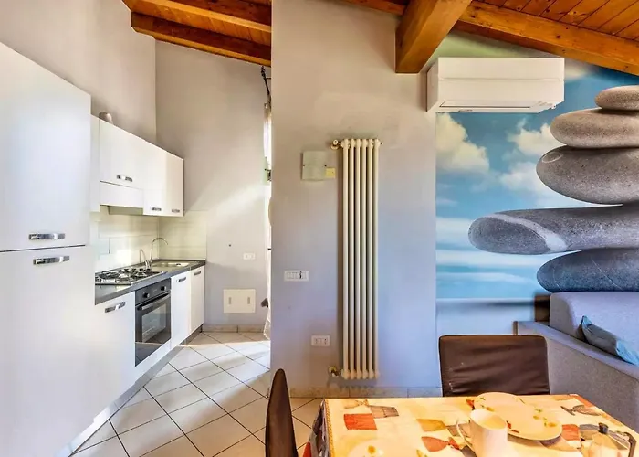 Lejlighed Elegant In - 75 M² With Balcony Verona