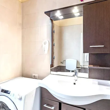 Apartamento Elegant In - 75 M² With Balcony
